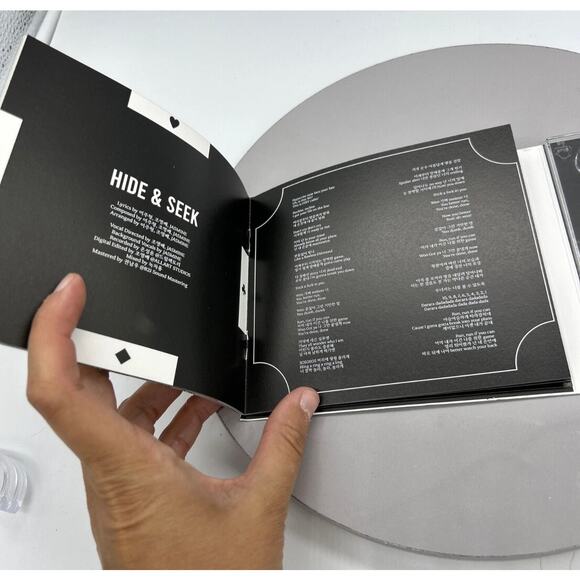 Pixy 4th Mini Album Chosen Karma Rinji Version CD Genie Music - Picture 5 of 7